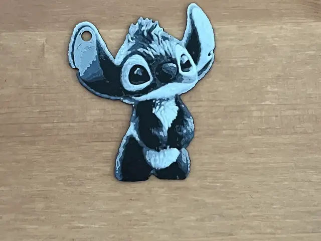 HueForge model: stitch keyring by Morganja