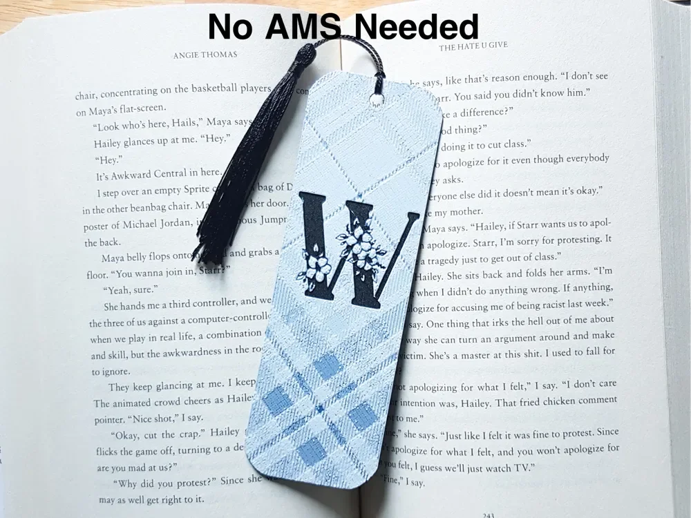Monogram W Bookmark, Hueforge by Dame Jo HueForge model: Monogram W Bookmark, Hueforge by Dame Jo