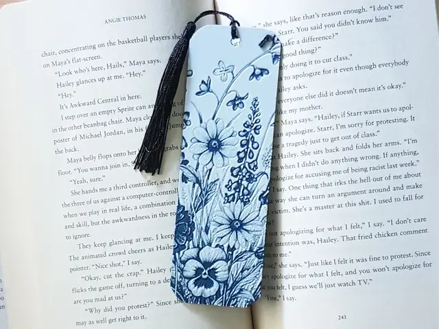 HueForge model: Flower Garden Bookmark, Hueforge by Dame Jo