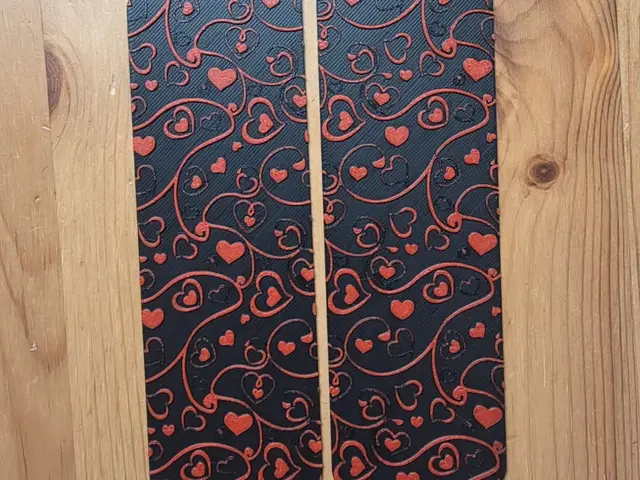 HueForge model: x2 Heart Bookmark by Morganja