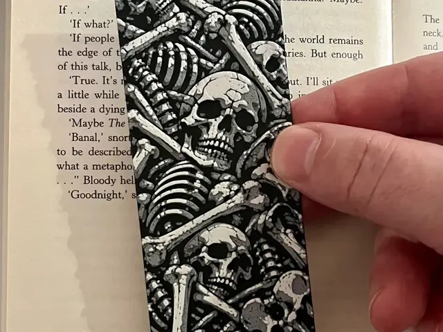 HueForge model: Bones Halloween Bookmark by HexarHaus