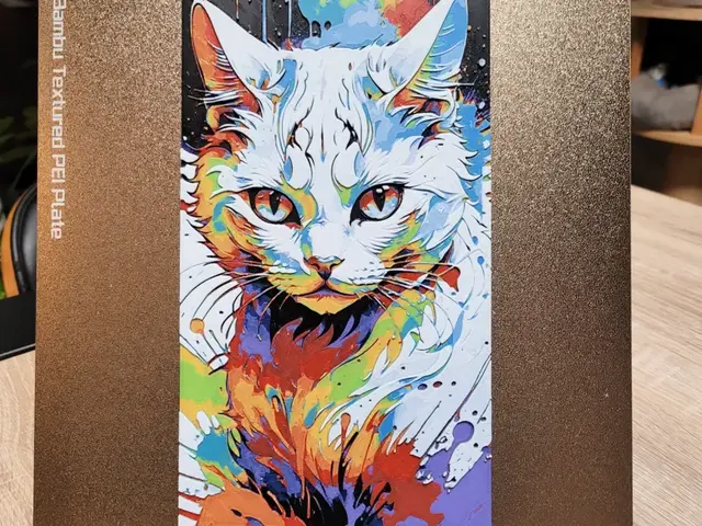 HueForge model: Painter cat 2, colorful cat - Hueforge 134x235 by Vincent111