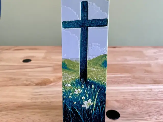 HueForge model: A Spring Cross Bookmark by 3D_Forged