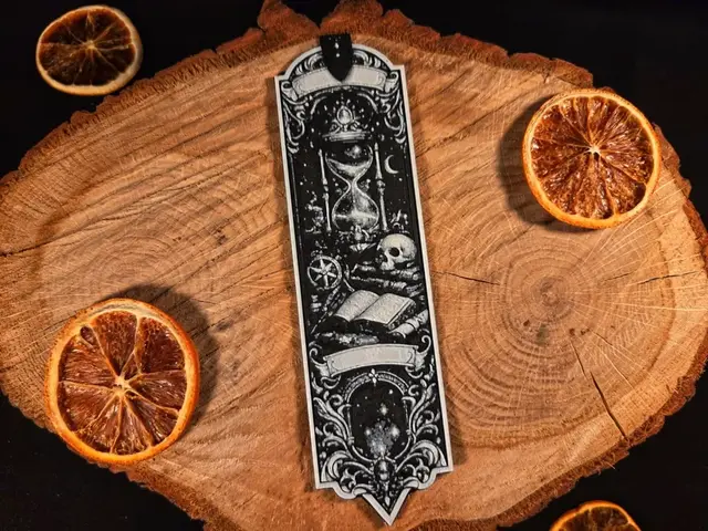 HueForge model: Eternal Hourglass bookmark by EternalDesigns3D