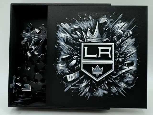 HueForge model: Puzzle Box Lid - Los Angeles Kings by Canadian Gamer