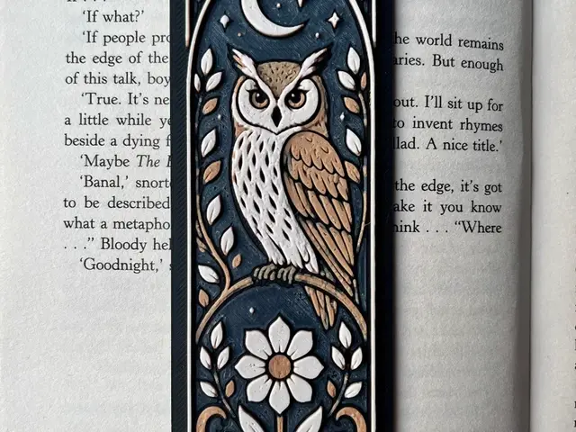 HueForge model: Owl Bookmark by HexarHaus