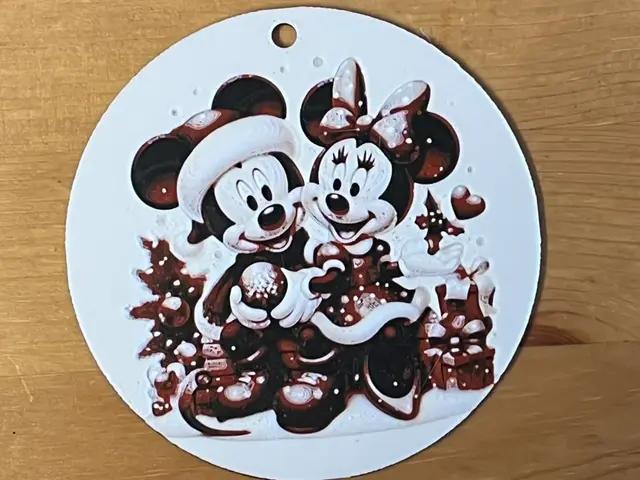 HueForge model: Minnie and mickey bauble by Morganja