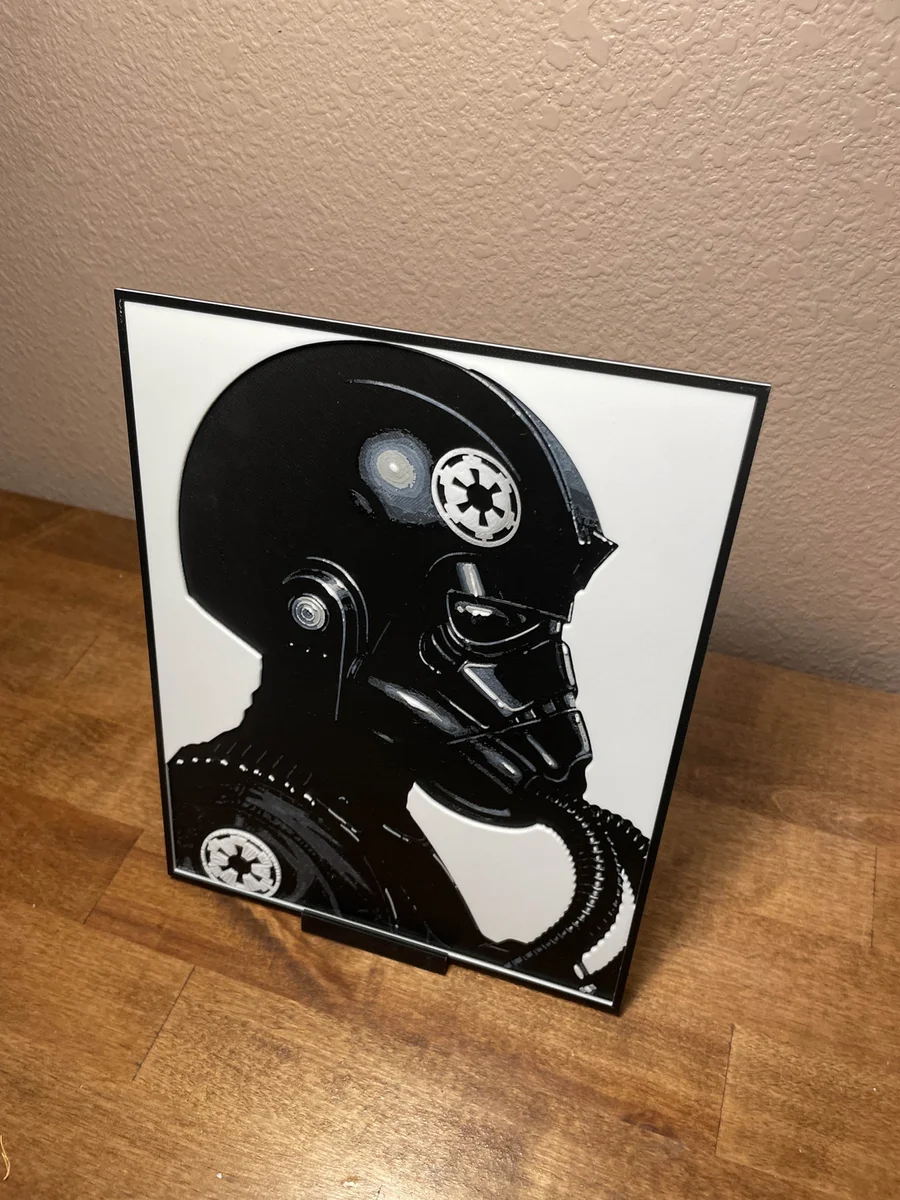 Tiefighter Pilot by Cloudy Nostalgia HueForge model: Tiefighter Pilot by Cloudy Nostalgia