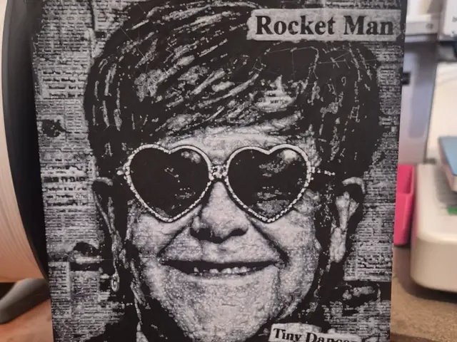 HueForge model: elton john newspaper by Buntsta