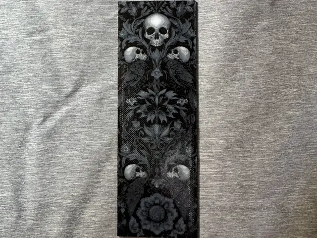 HueForge model: Skull Bookmark - Flatforge by Hey Ben