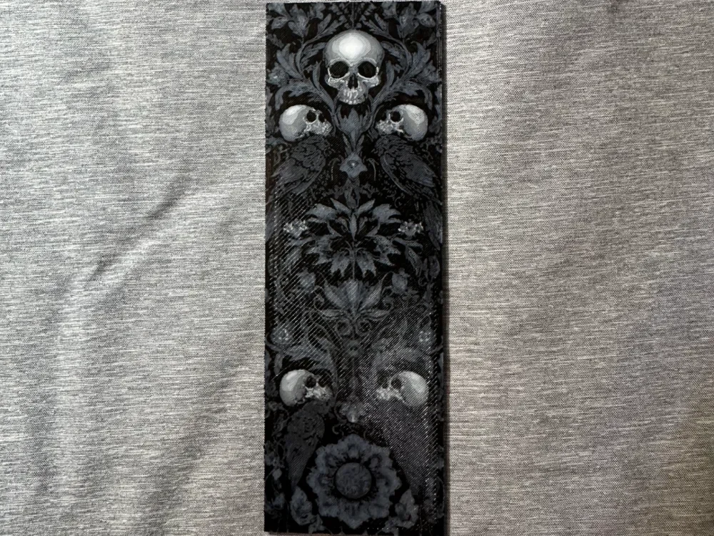 Skull Bookmark - Flatforge by Hey Ben HueForge model: Skull Bookmark - Flatforge by Hey Ben