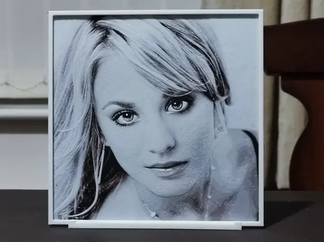 HueForge model: Kaley Cuoco - HueForge 3 Color by BoDad