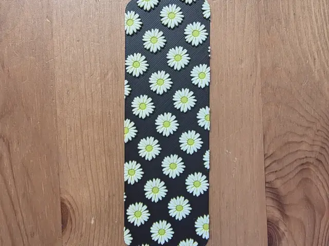 HueForge model: Flower Bookmark by Morganja