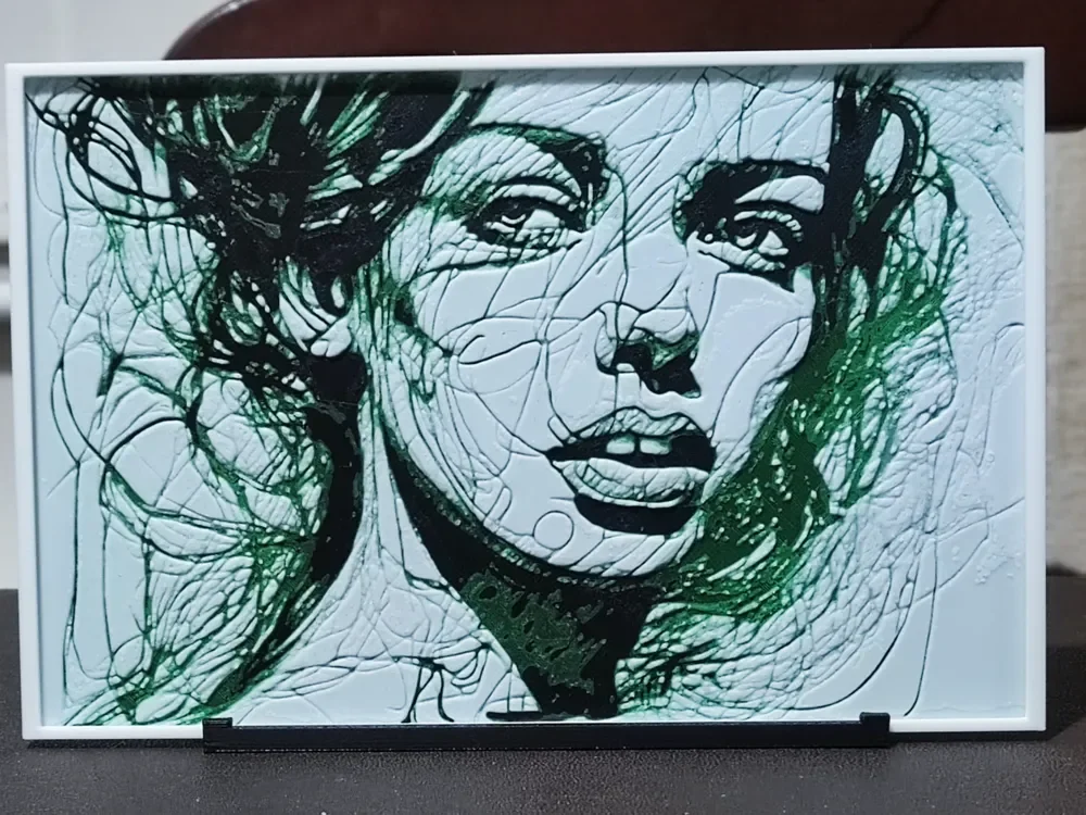 Fractured Beauty Line Drawing HueForge 3 Color by BoDad HueForge model: Fractured Beauty Line Drawing HueForge 3 Color by BoDad