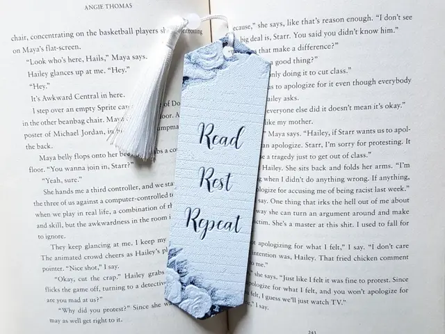 HueForge model: Bookmark, Read, Rest, Repeat. by Dame Jo