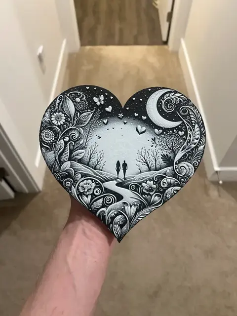 HueForge model: Grayscale Heart Couple Art Hueforge by RP47 Designs