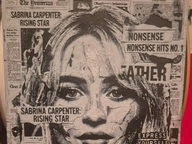HueForge model: Sabrina carpenter newspaper hueforge by Buntsta
