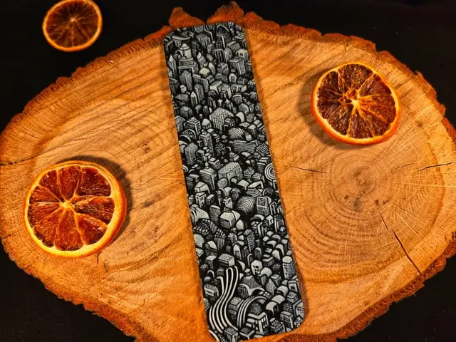 HueForge model: Cartoon City pattern bookmark - hueforge by EternalDesigns3D