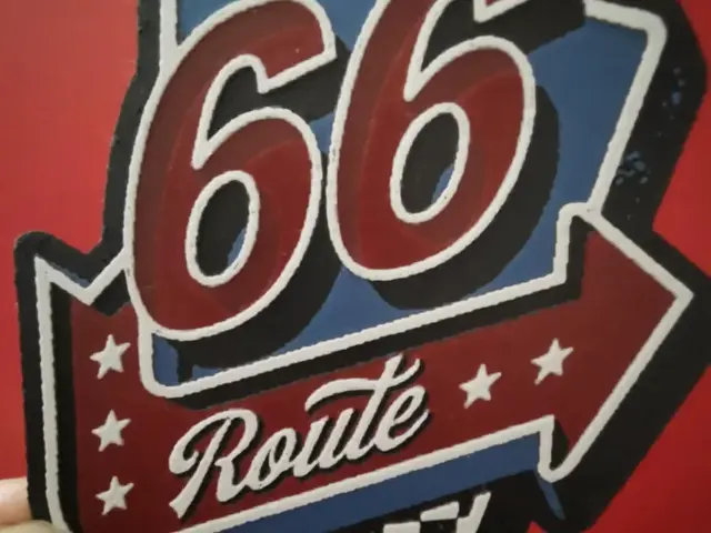 ROUTE 66 PLAQUE VINTAGE HUEFORGE