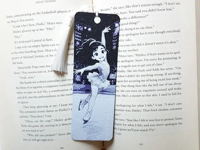 HueForge model: Bookmark, Figure Skater, Girl by Dame Jo