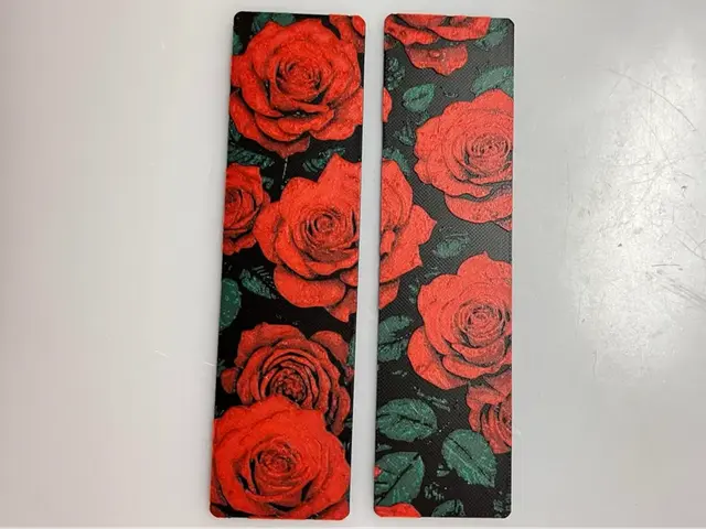 HueForge model: Red Roses - Bookmark Set by 3djd