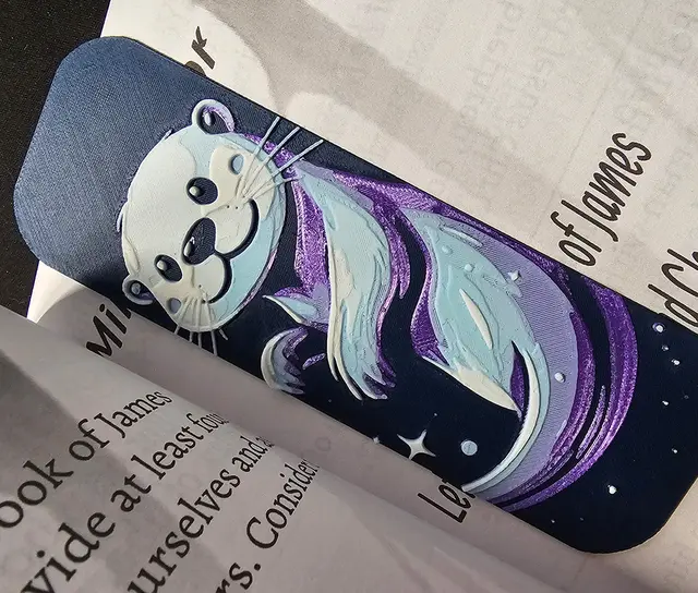 HueForge model: Super Cute Otter Bookmark - Hueforge - 4 colors by doodleddigital