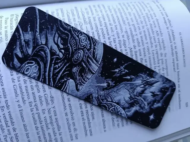 HueForge model: Biomechanical Alien Bookmark by FYTY112