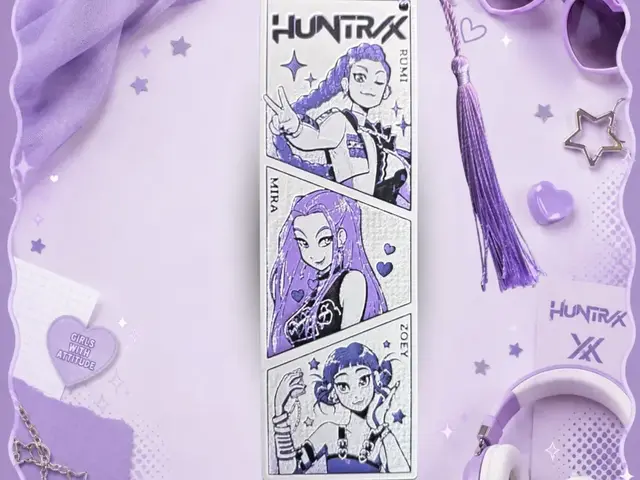 Huntrix Bookmark