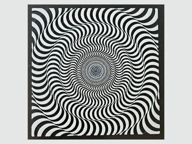 HueForge model: Trippy Tunnel (Optical Illusion) by BusyKikiBee