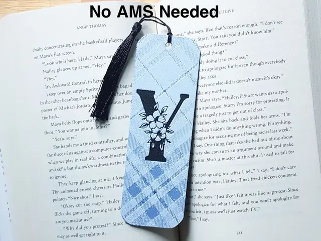 HueForge model: Monogram Y Bookmark, Hueforge. by Dame Jo