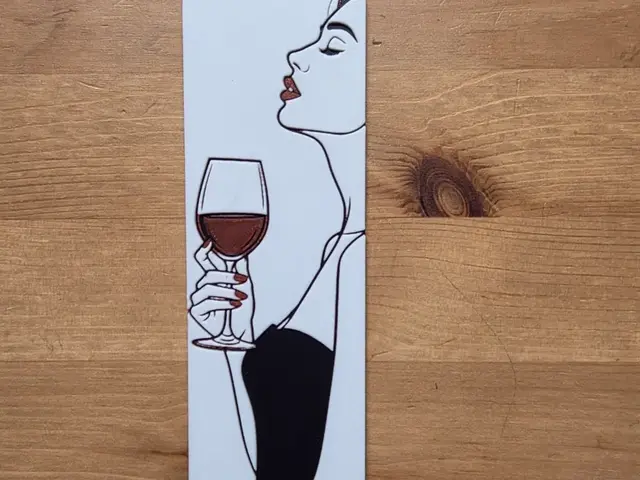 HueForge model: Wine Bookmark by Morganja