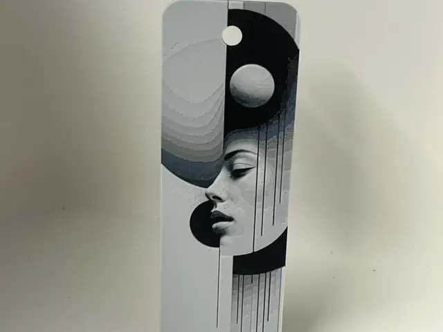 HueForge model: face bookmark by Morganja
