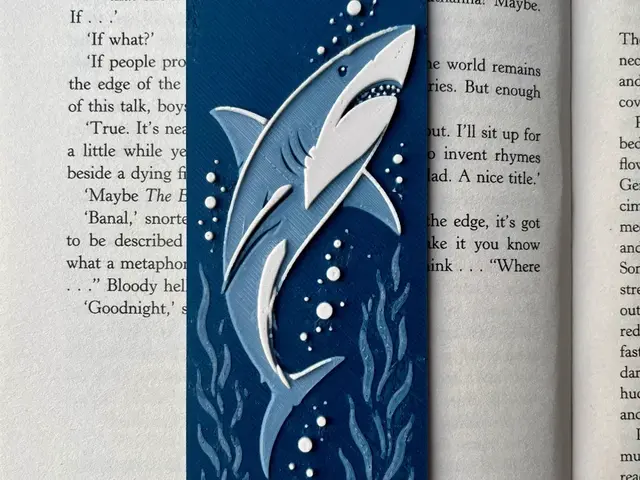 HueForge model: Shark Bookmark by HexarHaus