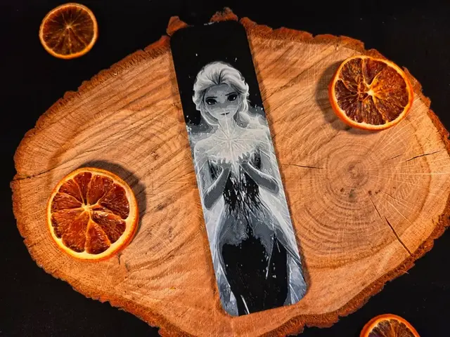 HueForge model: Frozen Elsa 2 bookmark by EternalDesigns3D