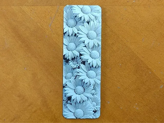HueForge model: Daisy Flower Bookmark - Hueforge by Sarge