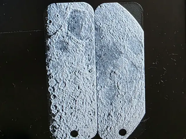 HueForge model: Moon Bookmark Set with/without hole (Black/White) by AirMechDesigns