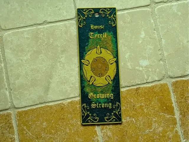 HueForge model: A Game of Throne Bookmark - House Tyrell by suaimondi