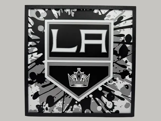 HueForge model: Los Angeles Kings - Series 2 - NHL by Canadian Gamer