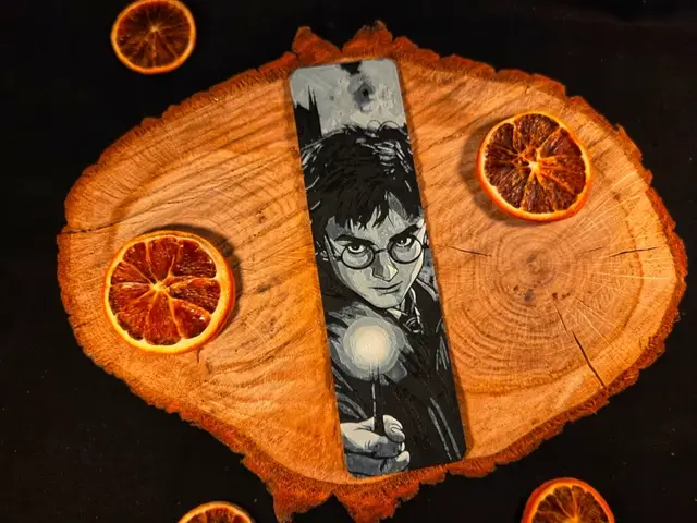 HueForge model: Harry potter casting spell bookmark - hueforge by EternalDesigns3D