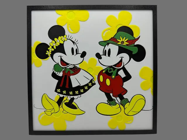 HueForge model: Mickey & Minnie Mouse - Octoberfest by Canadian Gamer
