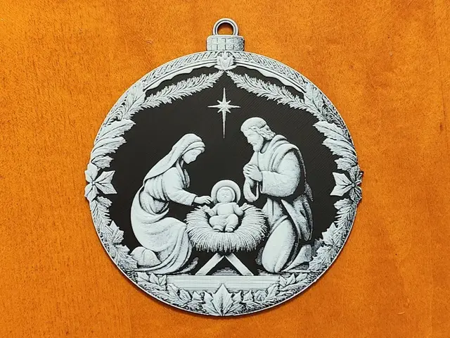 HueForge model: Nativity Christmas Tree Ornament Bauble Decoration by Sarge