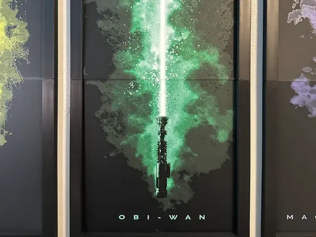 HueForge model: Obi-Wan Light Saber 2-piece Hueforge by Hey Ben