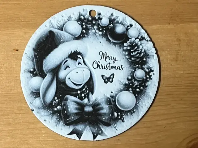 HueForge model: Eeyore merry Christmas bauble by Morganja