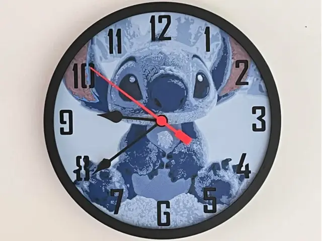 HueForge model: Customizable Clock -  Stitch Snow, Lilo & Stitch by 3djd