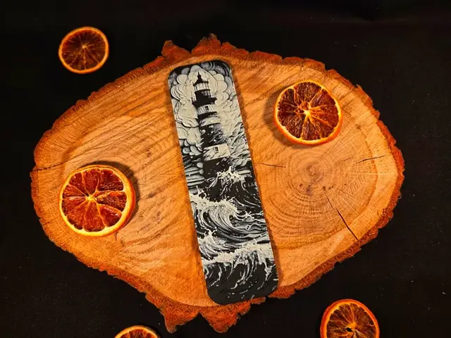 HueForge model: Lighthouse and waves bookmark - hueforge by EternalDesigns3D