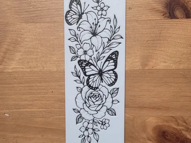 HueForge model: Butterfly And Flower Bookmark by Morganja