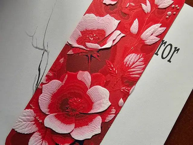 HueForge model: Red Floral Bookmark - Hueforge - 4 Colors by doodleddigital