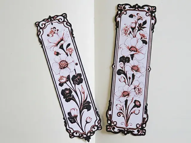 2 Floral Bookmarks - Hueforge - 4 Colors
