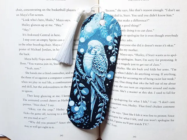 HueForge model: Bookmark, Tropical Parrot by Dame Jo