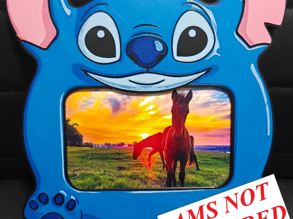 Stitch Photo Frame & Stand / Swappable frame NOAMS by TheHueforgeLady HueForge model: Stitch Photo Frame & Stand / Swappable frame NOAMS by TheHueforgeLady